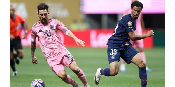 Lionel Messi mener, at Paris Saint-Germain allerede er et stærkt hold Lionel Messi mener, at Paris Saint-Germain allerede er et stærkt hold